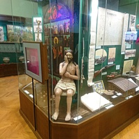 Экспозиции краеведческого музея. Спаситель. Представитель направления в искусстве "Пермская деревянная скульптура".