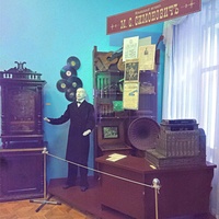 Экспозиции краеведческого музея. Музыкальный магазин М.С. Симоновичъ.