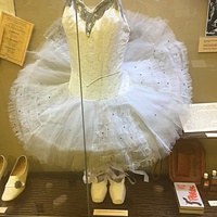 Экспозиции краеведческого музея. «Культура советского общества». Сценический костюм Надежды Павловой (начало 70-х г).