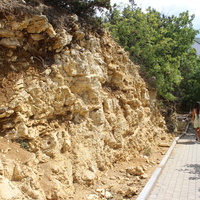 Монастырская лестница, ведущая к морю.