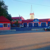 5-й пожарно-спасательный отряд федеральной противопожарной службы по городу Евпатории на ул. Чекиста Галушкина, 4.