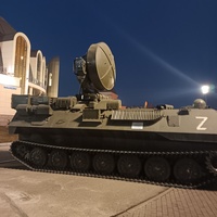 Выставка военной техники во дворе музея