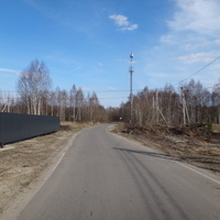 В центральной части посёлка. Дорога к СНТ "Энергетик".