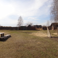 В южной части посёлка.