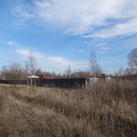 В северной части посёлка.