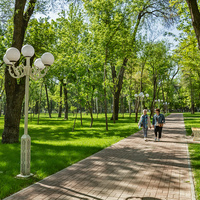 Тараз.   Парк имени Кайрата Рыскулбекова