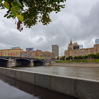 Москва.  Бережковская набережная. Река Москва. Бородинский мост.