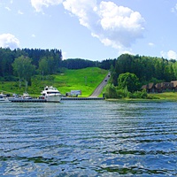Причал в селе и подъездная дорога к причалу.