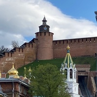 Вид на Часовую башню Кремля, Храм Рождества Иоанна Предтечи и Фуникулёр