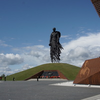 Мемориальный комплекс посвящён памяти советских солдат погибших в боях подо Ржевом в 1942—1943 годах