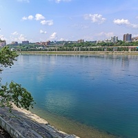 Воды Ангары сине-бирюзового цвета, как и самого Байкала