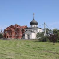 Георгиевский (справа) и Троицкий соборы