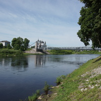 Цепной мост через реку Великая