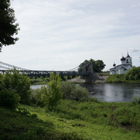 Цепной мост через реку Великая