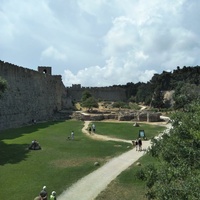 Греция - Остров Родос - У стен Родосской крепости (средневековой крепости рыцарей-госпитальеров)