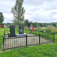 Мемориал ВОВ около  Тихвинской церкви