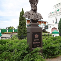 Вознесенский Печерский мужской монастырь. Cквер с бюстами российских правителей. Аллея династии Романовых. Император Александр III.