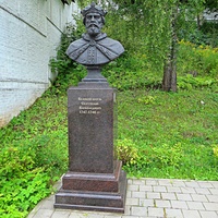 Вознесенский Печерский мужской монастырь. Cквер с бюстами российских правителей. Аллея династии Рюриковичей. Великий князь Святослав Всеволодович.