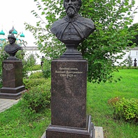 Вознесенский Печерский мужской монастырь. Cквер с бюстами российских правителей. Аллея династии Рюриковичей. Великий князь Василий Дмитриевич.