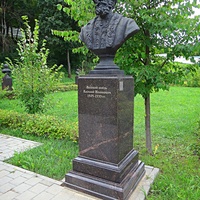 Вознесенский Печерский мужской монастырь. Cквер с бюстами российских правителей. Аллея династии Рюриковичей. Великий князь Василий Иоаннович.