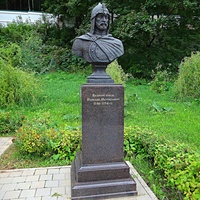 Вознесенский Печерский мужской монастырь. Cквер с бюстами российских правителей. Аллея династии Рюриковичей. Великий князь Изяслав Мстиславич.