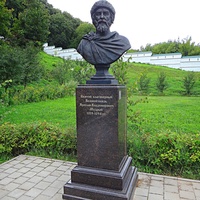 Вознесенский Печерский мужской монастырь. Cквер с бюстами российских правителей. Аллея династии Рюриковичей. Великий князь Ярослав Владимирович Мудрый.