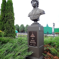 Вознесенский Печерский мужской монастырь. Cквер с бюстами российских правителей. Аллея династии Романовых. Царь Михаил Феодорович.