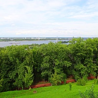 Склон между Верхне-Волжской набережной и Казанским съездом, Александровский сад, акватория Волги и прибрежная зона.