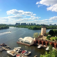 Яхт-клуб <<Алые паруса>> у канала им. Москвы и излучины Москвы-реки