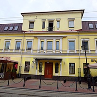 Рождественская ул. 36. Дом купца Д. И. Климова — построен в 1840—1842 гг. Автор проекта — первый городовой архитектор Нижнего Новгорода Г. И. Кизеветтер. Снесён в начале 70-х годов XX века, а затем воссоздан согласно архивным чертежам в 2001 году.