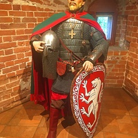 «Град на усть Оки» — двухуровневая экспозиция в Никольской башне Нижегородского кремля. Воевода. XIII век. Реконструкция выполнена компанией «Музейные технологии», г. Санкт-Петербург.