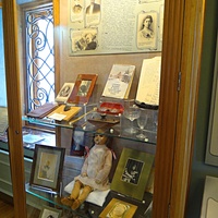 Усадьба Рукавишниковых. Историко-архитектурный музей-заповедник. Экспонаты, принадлежавшие купеческой семье Сергеевых.