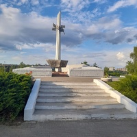 Памятник в честь 50-летия Победы