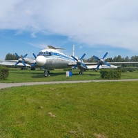 Самолёт Ил-18Д