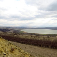 Вид от объездной дороги южнее г.Светлоград на оз.Солёное и расположенные на его берегу постройки хут.Солёное Озеро