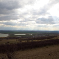 Вид от объездной дороги южнее г.Светлоград на оз.Солёное и расположенные на его берегу постройки хут.Солёное Озеро