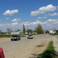 Участок пр.Чехова в 3-м МКР у дома №4 (справа за кадром).