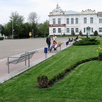 Вид в направлении здания медицинского колледжа на ул.Гирченко,227.