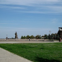 Памятник красноармейцу на Солдатской площади (она же Комсомольская горка, она же Крепостная гора).