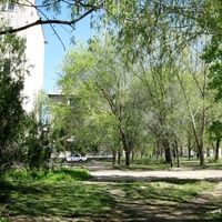 На ул.Толстого у дома №86 (слева в кадре) и пересечения с ул.Первомайской (справа за кадром)