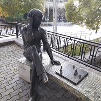 Скульптура "Шахматист"