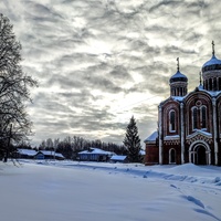 На въезде в село.