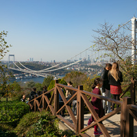 Стамбул.  Смотровая площадка с прекрасным панорамным видом на Босфор, в Парке Отагтепе (Otagtepe Park) расположенном в районе Бейкоз.