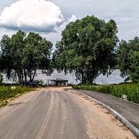 Подъезд к причалу, речного транспорта на реке Ока.