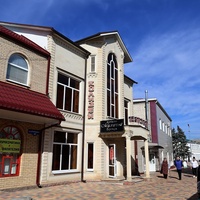 Магазин одежды "Колизей" на ул.Тургенева,17А