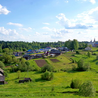 Вид на село с каменного карьера