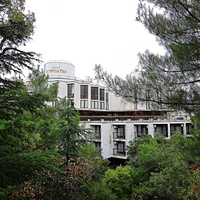 Бывший «Санаторий «Курпаты», с 6 мая 2024 г. имущественный комплекс «Курпаты» ФГБУ «Комплекс «Крым» Управления делами Президента РФ.