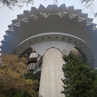 Бывший санаторий имени Пальмиро Тольятти в Курпатах. Корпус «Дружба», построенный в 1985г. совместно с чехами (знаменитая «летающая тарелка»).