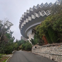 Бывший санаторий имени Пальмиро Тольятти в Курпатах. Корпус «Дружба», построенный в 1985г. совместно с чехами (знаменитая «летающая тарелка»).