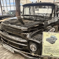 Музей автомобильного искусства. Модель ЗИЛ-130 пикап. Сконструирован на базе амер. внедорожника  Сhevrolet Tahoe, после чего добавили кабину ЗИЛ.